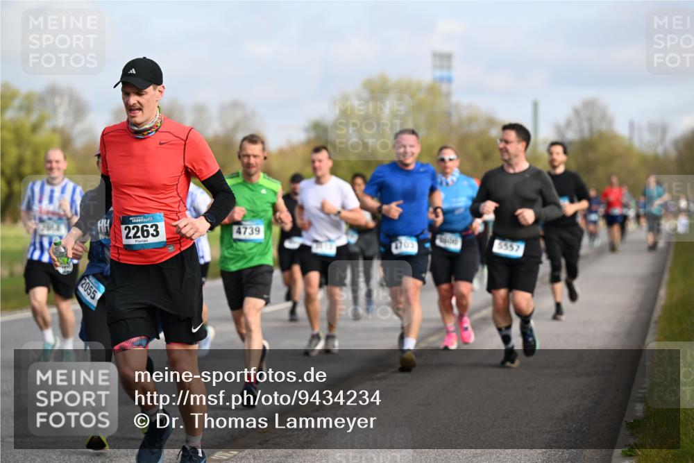 12.04.2026 - 45. Internationalen Wilhelmsburger Insellauf Dr. Thomas Lammeyer http://msf.ph/oto/9434234 12.04.2026 09:20:33 Laufen 2968, 2055, 2263, 4739, 1703, 5557 meine-sportfotos.de