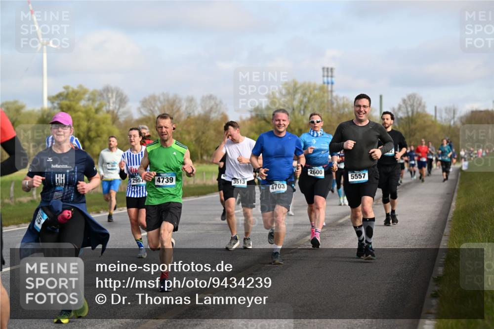 12.04.2026 - 45. Internationalen Wilhelmsburger Insellauf Dr. Thomas Lammeyer http://msf.ph/oto/9434239 12.04.2026 09:20:34 Laufen 295, 4739, 3513, 2600, 5557, 4703 meine-sportfotos.de