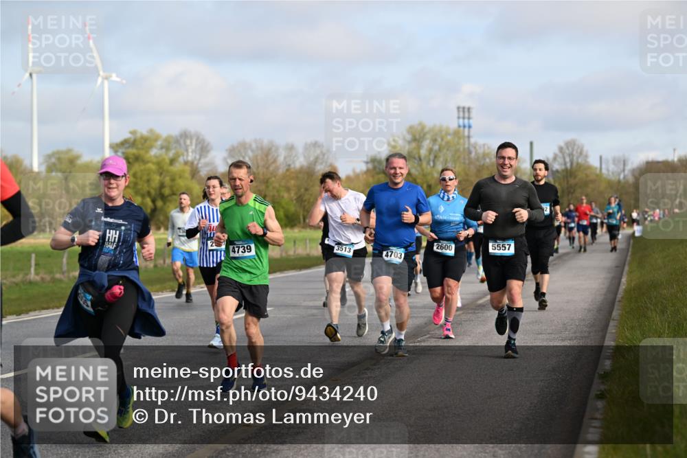 12.04.2026 - 45. Internationalen Wilhelmsburger Insellauf Dr. Thomas Lammeyer http://msf.ph/oto/9434240 12.04.2026 09:20:34 Laufen 2600, 5557, 3513, 4739, 4703 meine-sportfotos.de