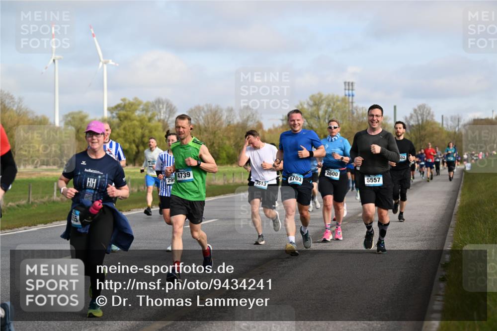 12.04.2026 - 45. Internationalen Wilhelmsburger Insellauf Dr. Thomas Lammeyer http://msf.ph/oto/9434241 12.04.2026 09:20:35 Laufen 2600, 4739, 4703, 295, 3513, 5557, 02 meine-sportfotos.de
