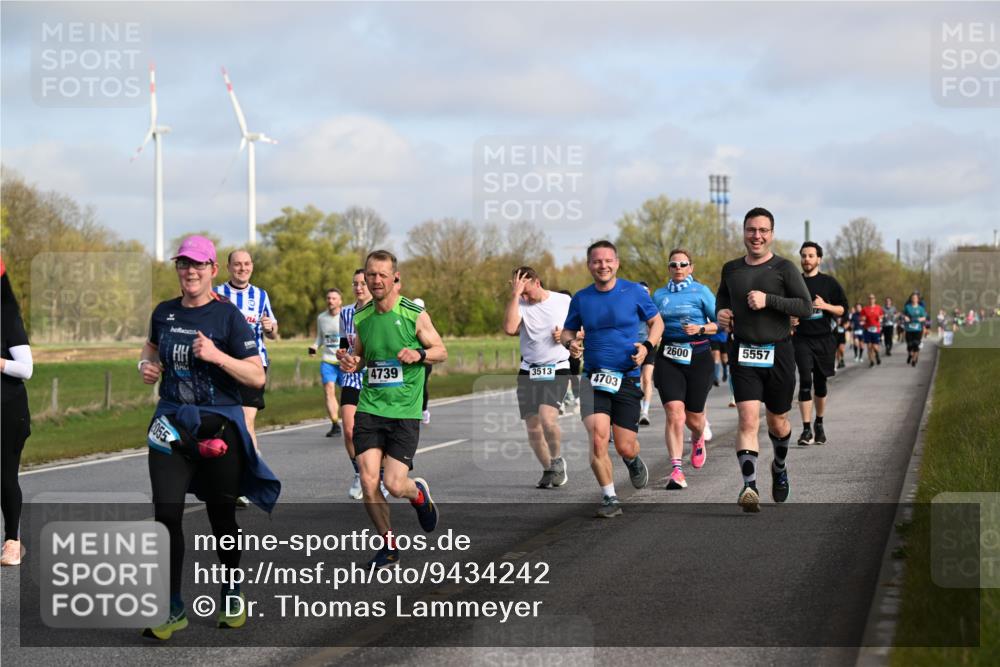 12.04.2026 - 45. Internationalen Wilhelmsburger Insellauf Dr. Thomas Lammeyer http://msf.ph/oto/9434242 12.04.2026 09:20:35 Laufen 2055, 3513, 4739, 4703, 2600, 5557 meine-sportfotos.de