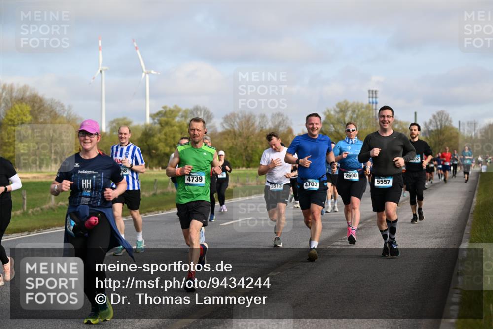 12.04.2026 - 45. Internationalen Wilhelmsburger Insellauf Dr. Thomas Lammeyer http://msf.ph/oto/9434244 12.04.2026 09:20:35 Laufen 58, 2600, 4739, 3513, 4703, 5557, 602 meine-sportfotos.de