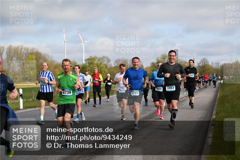 12.04.2026 - 45. Internationalen Wilhelmsburger Insellauf Dr. Thomas Lammeyer http://msf.ph/oto/9434249 12.04.2026 09:20:36 Laufen 2958, 4739, 3513, 2600, 5557, 4703, 502 meine-sportfotos.de