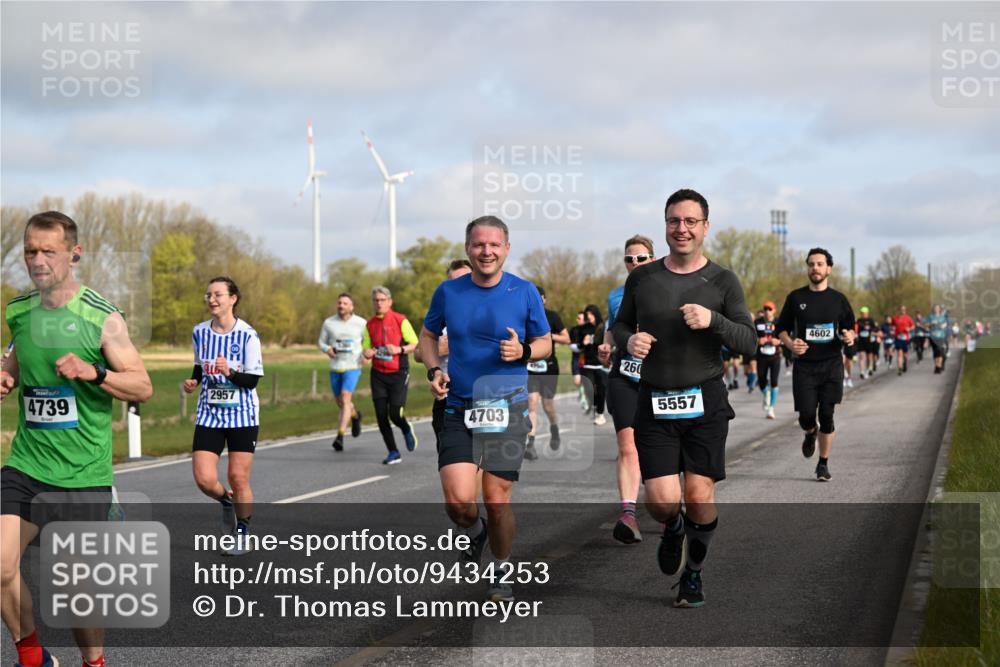 12.04.2026 - 45. Internationalen Wilhelmsburger Insellauf Dr. Thomas Lammeyer http://msf.ph/oto/9434253 12.04.2026 09:20:37 Laufen 2957, 4739, 4703, 260, 5557, 4602 meine-sportfotos.de