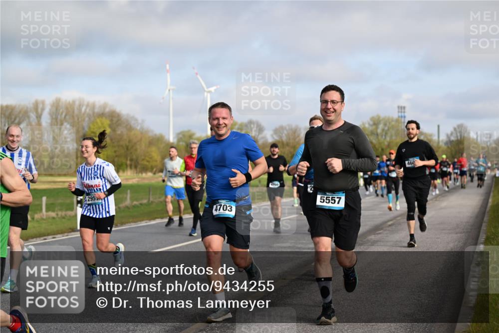 12.04.2026 - 45. Internationalen Wilhelmsburger Insellauf Dr. Thomas Lammeyer http://msf.ph/oto/9434255 12.04.2026 09:20:37 Laufen 295, 4703, 5557, 460 meine-sportfotos.de