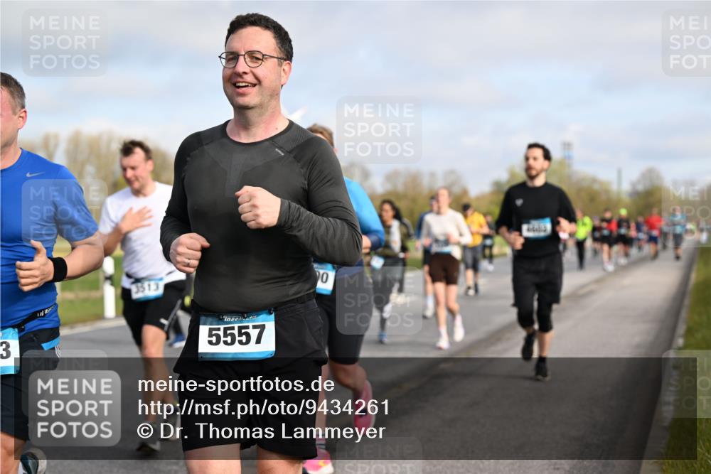 12.04.2026 - 45. Internationalen Wilhelmsburger Insellauf Dr. Thomas Lammeyer http://msf.ph/oto/9434261 12.04.2026 09:20:38 Laufen 3, 3513, 5557, 0 meine-sportfotos.de