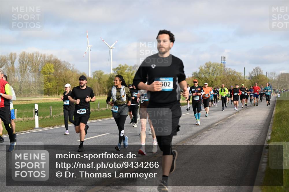 12.04.2026 - 45. Internationalen Wilhelmsburger Insellauf Dr. Thomas Lammeyer http://msf.ph/oto/9434266 12.04.2026 09:20:39 Laufen 2701, 614, 4750, 530, 332, 502, 5775 meine-sportfotos.de
