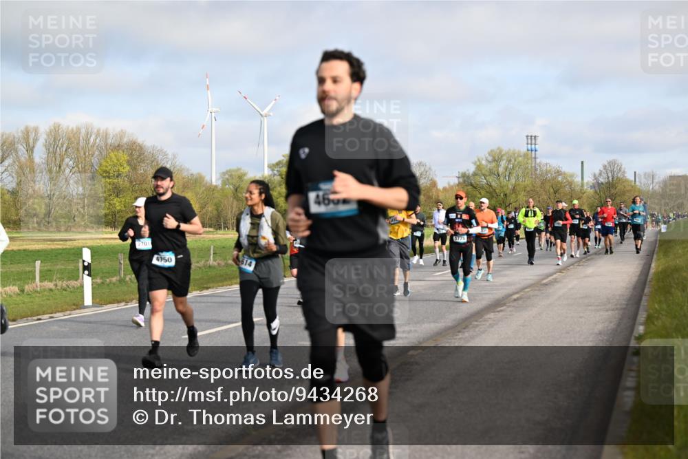 12.04.2026 - 45. Internationalen Wilhelmsburger Insellauf Dr. Thomas Lammeyer http://msf.ph/oto/9434268 12.04.2026 09:20:40 Laufen 2701, 4750, 614, 46, 5775 meine-sportfotos.de