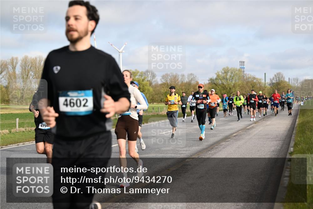 12.04.2026 - 45. Internationalen Wilhelmsburger Insellauf Dr. Thomas Lammeyer http://msf.ph/oto/9434270 12.04.2026 09:20:40 Laufen 475, 4602, 419, 5775 meine-sportfotos.de