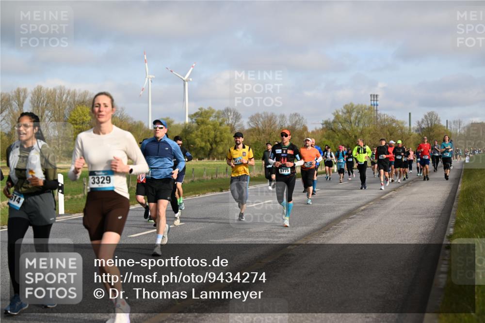 12.04.2026 - 45. Internationalen Wilhelmsburger Insellauf Dr. Thomas Lammeyer http://msf.ph/oto/9434274 12.04.2026 09:20:41 Laufen 614, 3329, 341, 5775 meine-sportfotos.de
