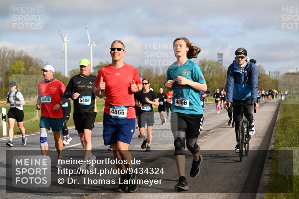 12.04.2026 - 45. Internationalen Wilhelmsburger Insellauf Dr. Thomas Lammeyer http://msf.ph/oto/9434324 12.04.2026 09:20:52 Laufen 283, 5508, 2015, 4866, 5406, 5789, 4865 meine-sportfotos.de