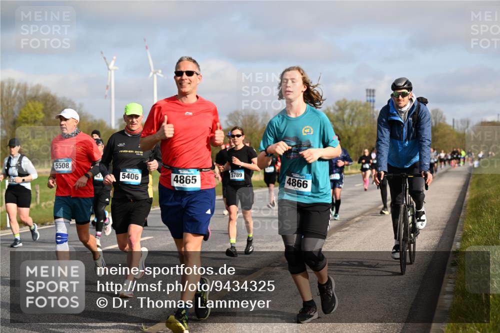 12.04.2026 - 45. Internationalen Wilhelmsburger Insellauf Dr. Thomas Lammeyer http://msf.ph/oto/9434325 12.04.2026 09:20:52 Laufen 2282, 5508, 5789, 421, 5406, 4865, 4866 meine-sportfotos.de