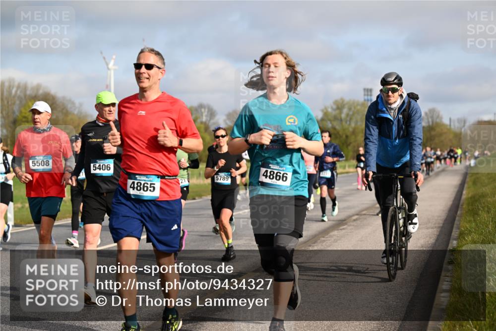 12.04.2026 - 45. Internationalen Wilhelmsburger Insellauf Dr. Thomas Lammeyer http://msf.ph/oto/9434327 12.04.2026 09:20:52 Laufen 5508, 5406, 4865, 127, 5789, 4866 meine-sportfotos.de