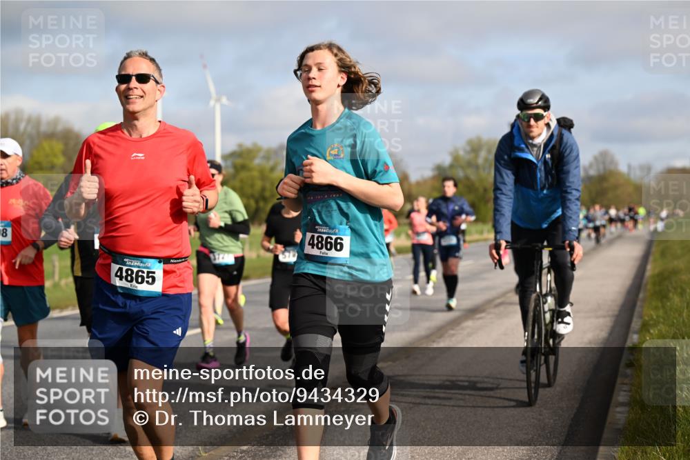 12.04.2026 - 45. Internationalen Wilhelmsburger Insellauf Dr. Thomas Lammeyer http://msf.ph/oto/9434329 12.04.2026 09:20:53 Laufen 8, 2871, 787, 4865, 3721, 4866 meine-sportfotos.de