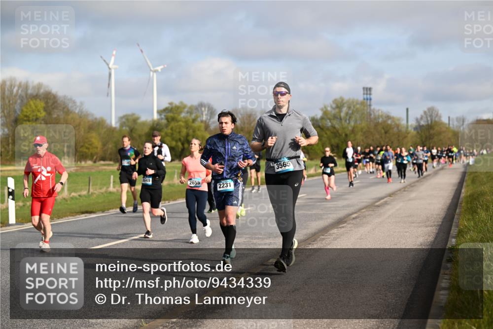 12.04.2026 - 45. Internationalen Wilhelmsburger Insellauf Dr. Thomas Lammeyer http://msf.ph/oto/9434339 12.04.2026 09:20:56 Laufen 3049, 2655, 2231, 3565 meine-sportfotos.de