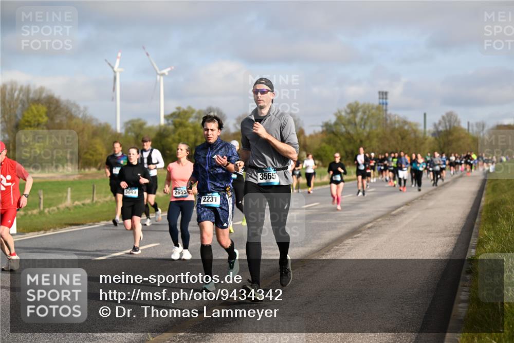 12.04.2026 - 45. Internationalen Wilhelmsburger Insellauf Dr. Thomas Lammeyer http://msf.ph/oto/9434342 12.04.2026 09:20:56 Laufen 3049, 2655, 2231, 3565 meine-sportfotos.de