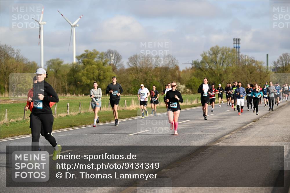 12.04.2026 - 45. Internationalen Wilhelmsburger Insellauf Dr. Thomas Lammeyer http://msf.ph/oto/9434349 12.04.2026 09:20:58 Laufen 4661, 2935, 5823, 2133, 4056, 4825 meine-sportfotos.de