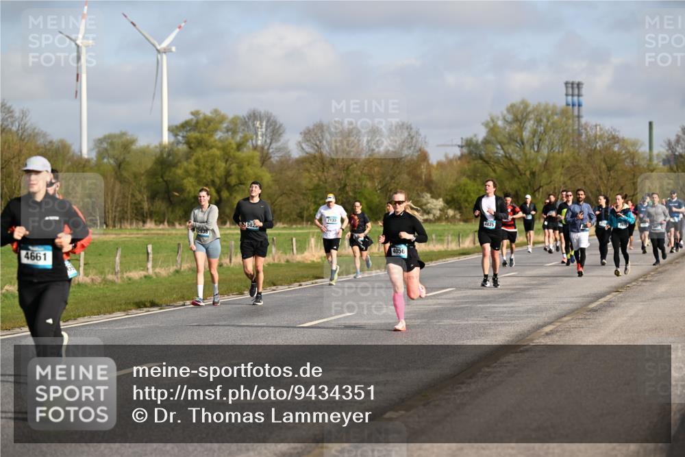 12.04.2026 - 45. Internationalen Wilhelmsburger Insellauf Dr. Thomas Lammeyer http://msf.ph/oto/9434351 12.04.2026 09:20:58 Laufen 4661, 582, 2133, 4056, 4825, 2677 meine-sportfotos.de