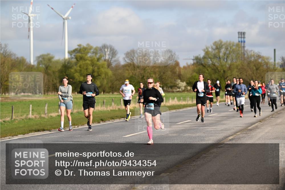 12.04.2026 - 45. Internationalen Wilhelmsburger Insellauf Dr. Thomas Lammeyer http://msf.ph/oto/9434354 12.04.2026 09:20:59 Laufen 5823, 2133, 4056, 4825 meine-sportfotos.de