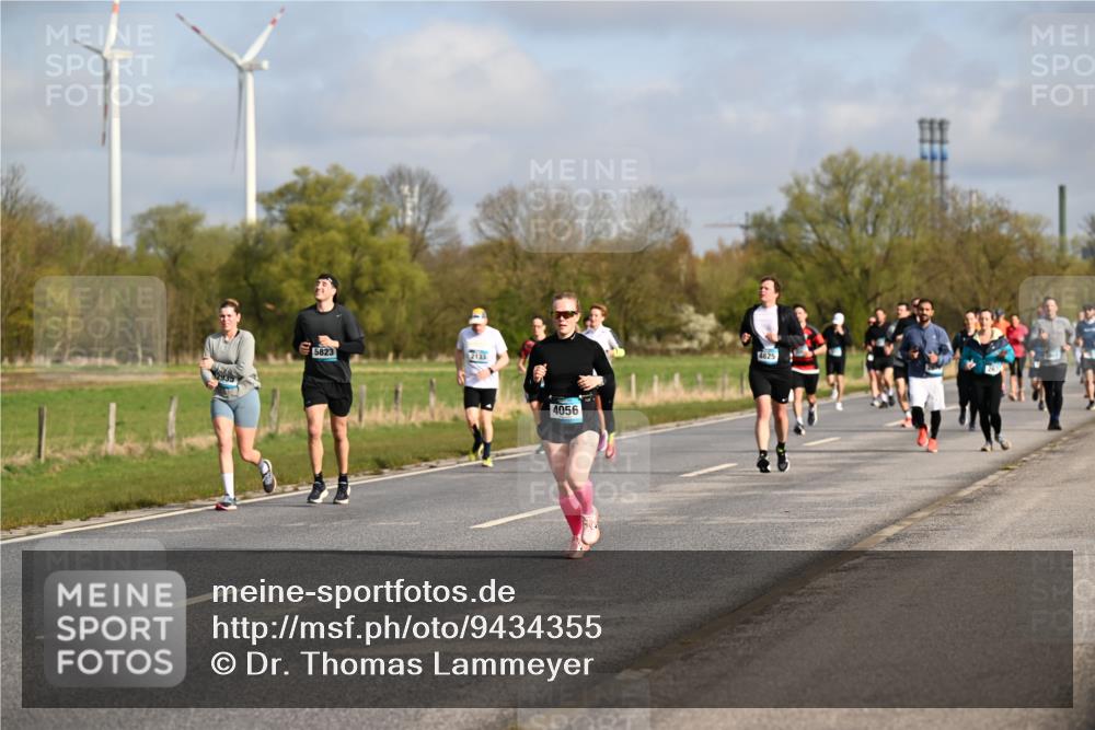 12.04.2026 - 45. Internationalen Wilhelmsburger Insellauf Dr. Thomas Lammeyer http://msf.ph/oto/9434355 12.04.2026 09:20:59 Laufen 5823, 2133, 4056, 4825 meine-sportfotos.de