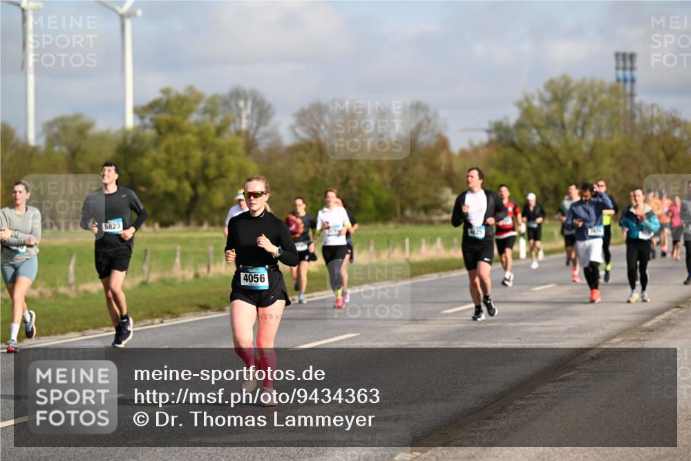 12.04.2026 - 45. Internationalen Wilhelmsburger Insellauf Dr. Thomas Lammeyer http://msf.ph/oto/9434363 12.04.2026 09:21:00 Laufen 5823, 4056, 7474 meine-sportfotos.de