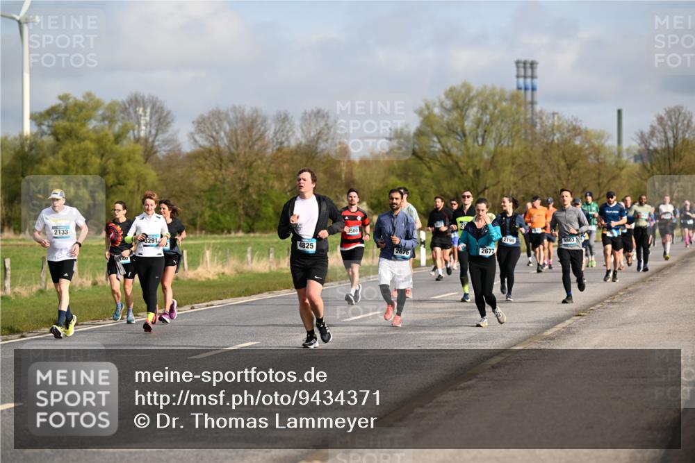 12.04.2026 - 45. Internationalen Wilhelmsburger Insellauf Dr. Thomas Lammeyer http://msf.ph/oto/9434371 12.04.2026 09:21:02 Laufen 2133, 3291, 4825, 3500, 2676, 27, 2677, 2198, 5803 meine-sportfotos.de