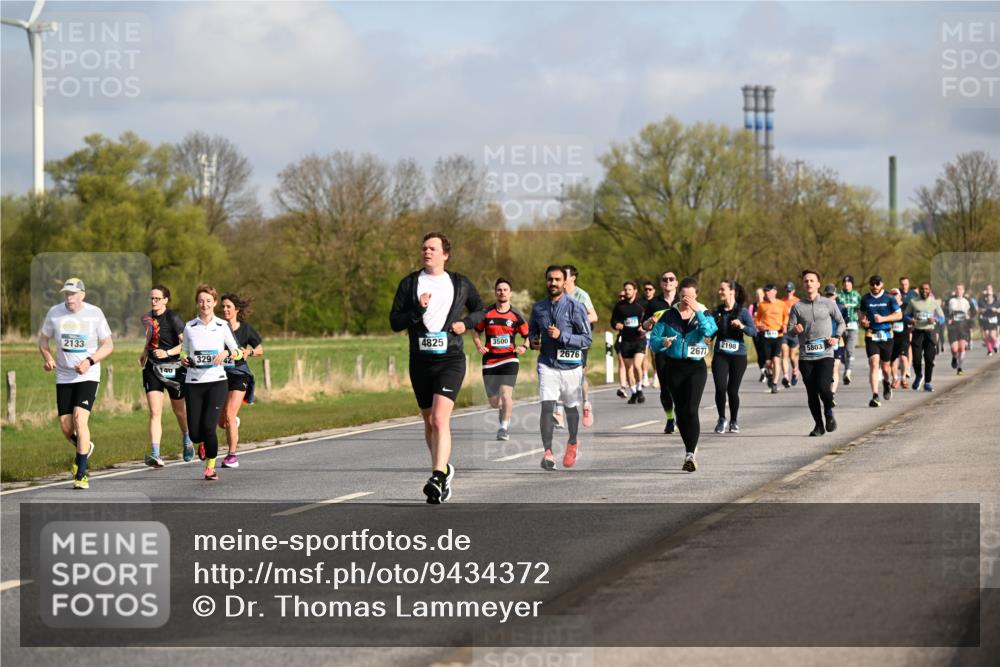 12.04.2026 - 45. Internationalen Wilhelmsburger Insellauf Dr. Thomas Lammeyer http://msf.ph/oto/9434372 12.04.2026 09:21:02 Laufen 2133, 140, 4825, 3500, 2198, 329, 2676, 2677, 5803 meine-sportfotos.de