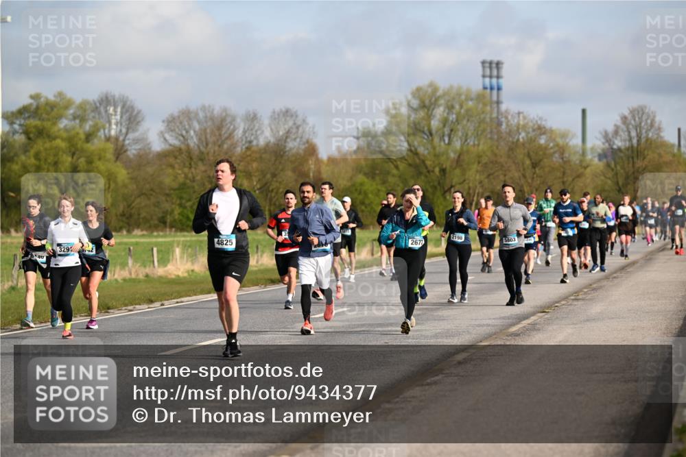 12.04.2026 - 45. Internationalen Wilhelmsburger Insellauf Dr. Thomas Lammeyer http://msf.ph/oto/9434377 12.04.2026 09:21:03 Laufen 40, 329, 2198, 5803, 2677, 4825 meine-sportfotos.de
