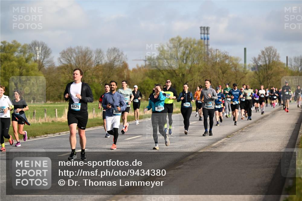 12.04.2026 - 45. Internationalen Wilhelmsburger Insellauf Dr. Thomas Lammeyer http://msf.ph/oto/9434380 12.04.2026 09:21:03 Laufen 291, 142, 4825, 2676, 5616, 2677, 197, 2198, 5803 meine-sportfotos.de
