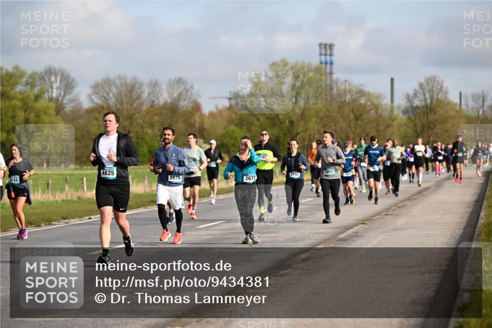 12.04.2026 - 45. Internationalen Wilhelmsburger Insellauf Dr. Thomas Lammeyer http://msf.ph/oto/9434381 12.04.2026 09:21:03 Laufen 4825, 3142, 2676, 2677, 197, 2198, 5803 meine-sportfotos.de