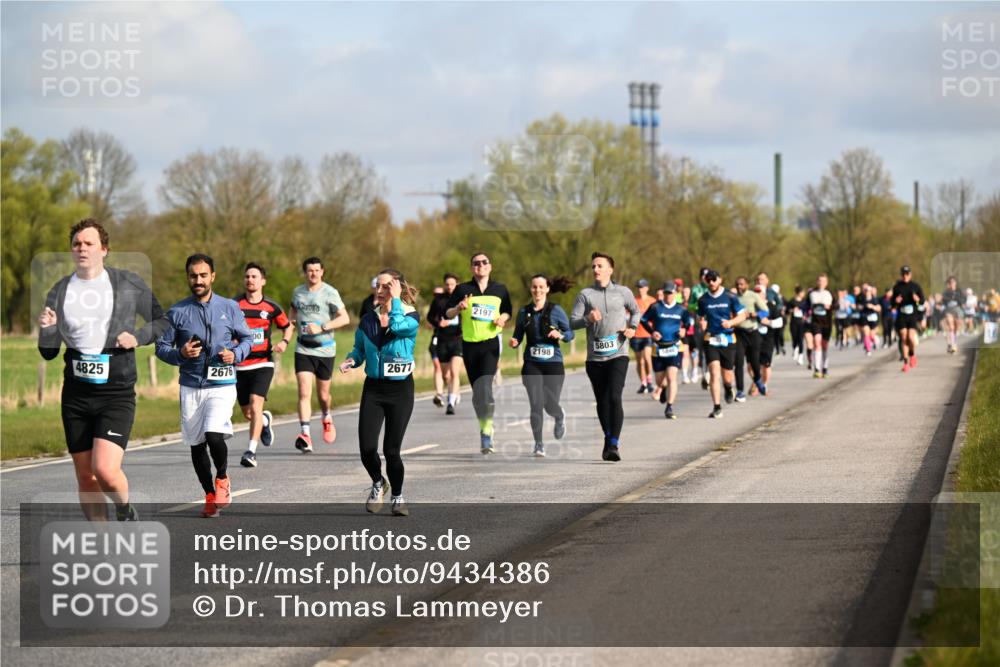 12.04.2026 - 45. Internationalen Wilhelmsburger Insellauf Dr. Thomas Lammeyer http://msf.ph/oto/9434386 12.04.2026 09:21:04 Laufen 4825, 2676, 00, 2677, 2197, 2198, 5803 meine-sportfotos.de