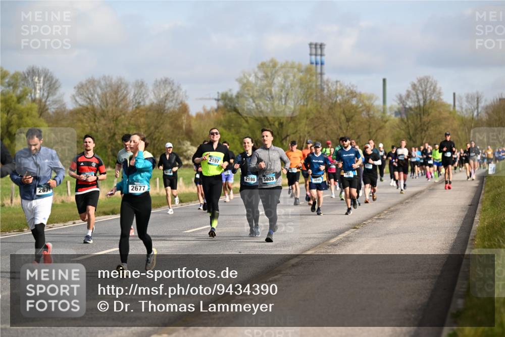 12.04.2026 - 45. Internationalen Wilhelmsburger Insellauf Dr. Thomas Lammeyer http://msf.ph/oto/9434390 12.04.2026 09:21:05 Laufen 2676, 5, 2677, 18, 2197, 5037, 2198, 5803, 5046 meine-sportfotos.de