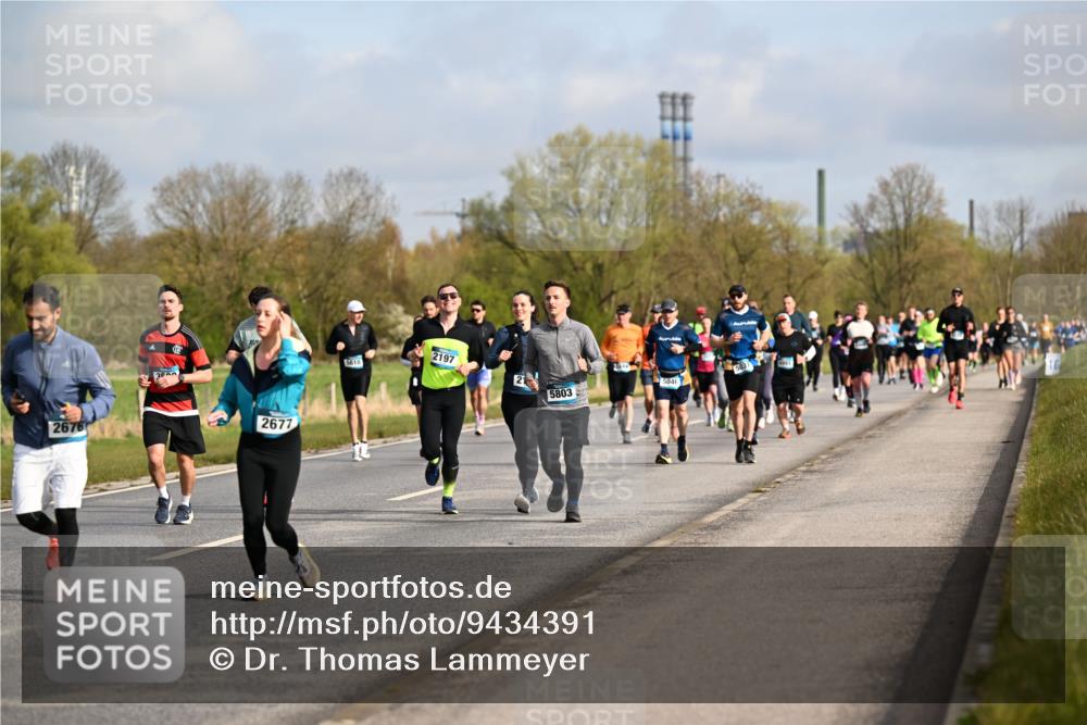 12.04.2026 - 45. Internationalen Wilhelmsburger Insellauf Dr. Thomas Lammeyer http://msf.ph/oto/9434391 12.04.2026 09:21:05 Laufen 2676, 2677, 2197, 5618, 2, 5046, 5803 meine-sportfotos.de