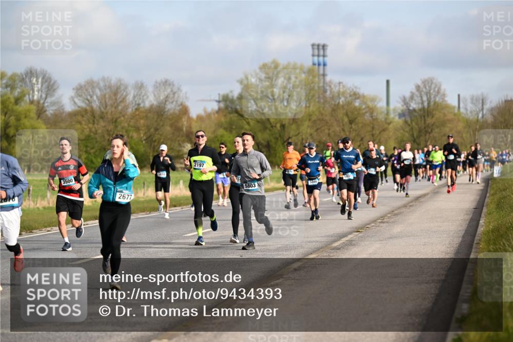12.04.2026 - 45. Internationalen Wilhelmsburger Insellauf Dr. Thomas Lammeyer http://msf.ph/oto/9434393 12.04.2026 09:21:06 Laufen 3500, 2677, 5618, 2197, 5803, 5046, 503 meine-sportfotos.de