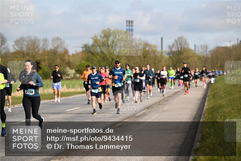 12.04.2026 - 45. Internationalen Wilhelmsburger Insellauf Dr. Thomas Lammeyer http://msf.ph/oto/9434415 12.04.2026 09:21:09 Laufen 2198, 5046, 503 meine-sportfotos.de