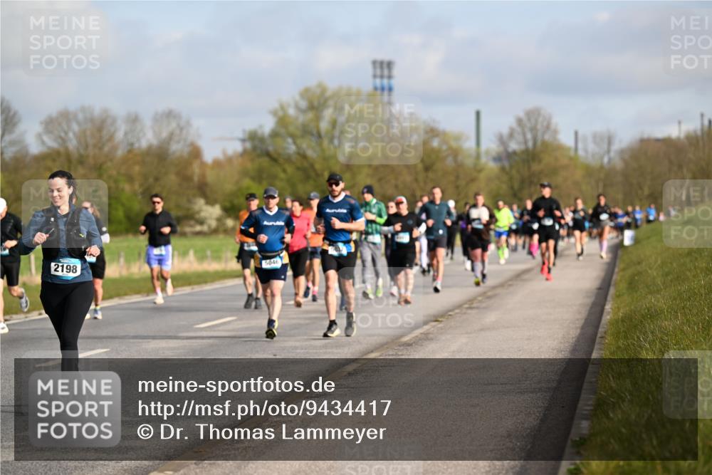 12.04.2026 - 45. Internationalen Wilhelmsburger Insellauf Dr. Thomas Lammeyer http://msf.ph/oto/9434417 12.04.2026 09:21:09 Laufen 2198, 5046 meine-sportfotos.de
