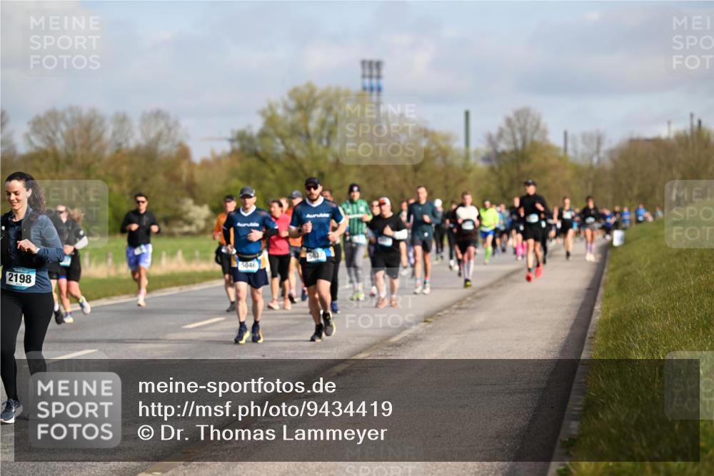12.04.2026 - 45. Internationalen Wilhelmsburger Insellauf Dr. Thomas Lammeyer http://msf.ph/oto/9434419 12.04.2026 09:21:10 Laufen 2198, 5046, 5007 meine-sportfotos.de
