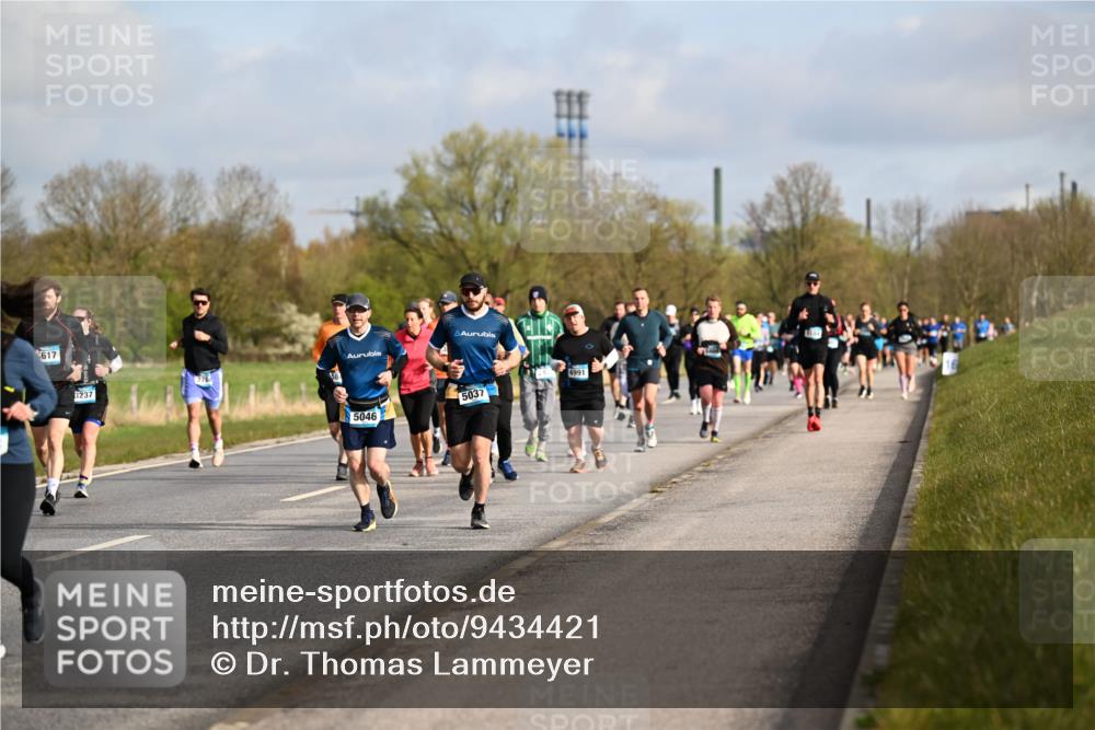 12.04.2026 - 45. Internationalen Wilhelmsburger Insellauf Dr. Thomas Lammeyer http://msf.ph/oto/9434421 12.04.2026 09:21:10 Laufen 617, 3237, 5046, 5037, 4991 meine-sportfotos.de