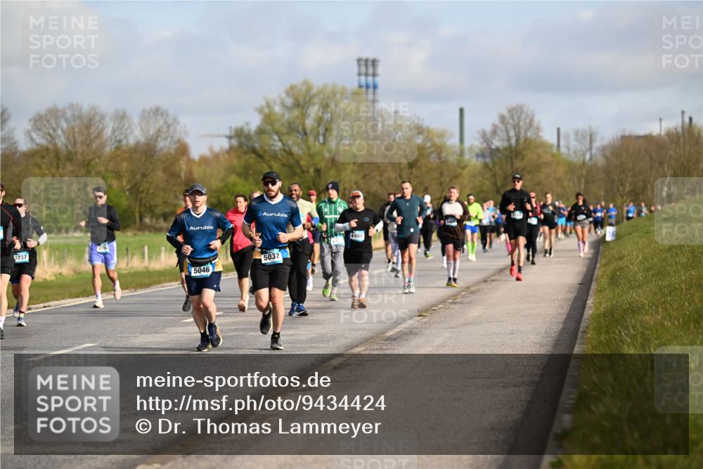 12.04.2026 - 45. Internationalen Wilhelmsburger Insellauf Dr. Thomas Lammeyer http://msf.ph/oto/9434424 12.04.2026 09:21:11 Laufen 278, 3237, 5046, 4991, 5037 meine-sportfotos.de