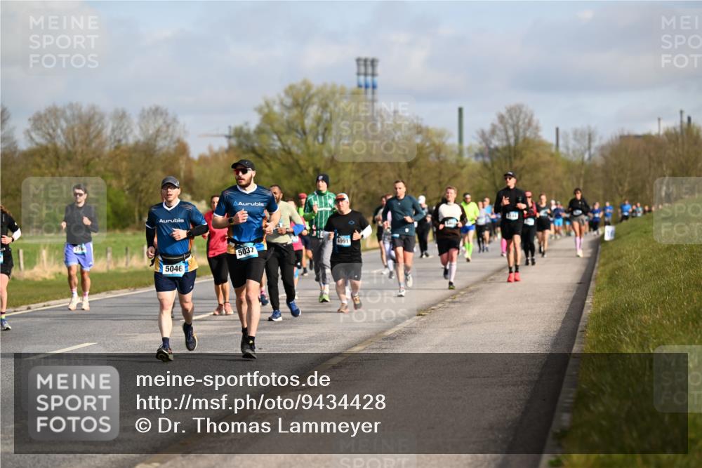 12.04.2026 - 45. Internationalen Wilhelmsburger Insellauf Dr. Thomas Lammeyer http://msf.ph/oto/9434428 12.04.2026 09:21:11 Laufen 5046, 5037, 4991 meine-sportfotos.de