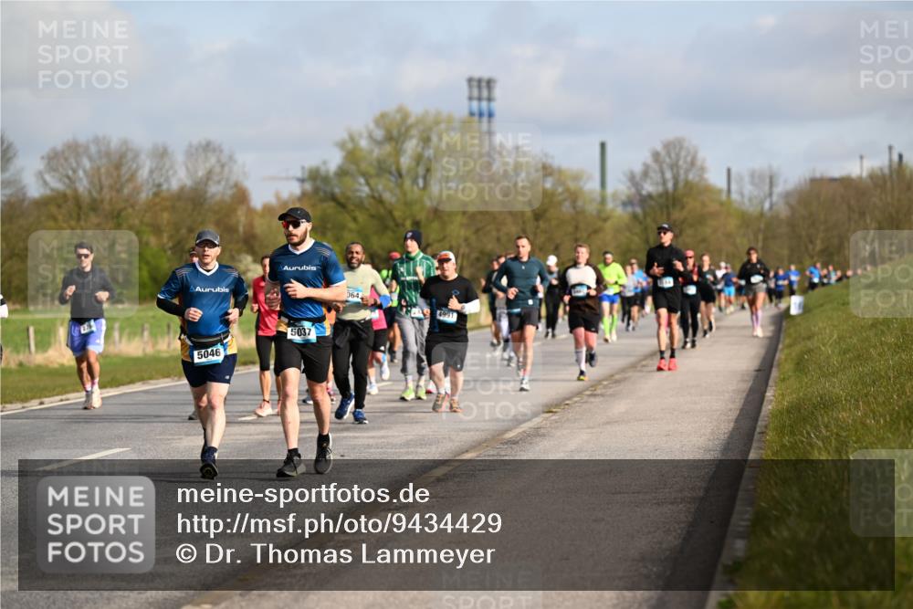 12.04.2026 - 45. Internationalen Wilhelmsburger Insellauf Dr. Thomas Lammeyer http://msf.ph/oto/9434429 12.04.2026 09:21:12 Laufen 5046, 5037, 064, 4991 meine-sportfotos.de