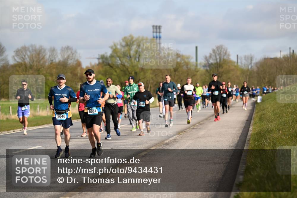 12.04.2026 - 45. Internationalen Wilhelmsburger Insellauf Dr. Thomas Lammeyer http://msf.ph/oto/9434431 12.04.2026 09:21:12 Laufen 5046, 5037, 4991 meine-sportfotos.de