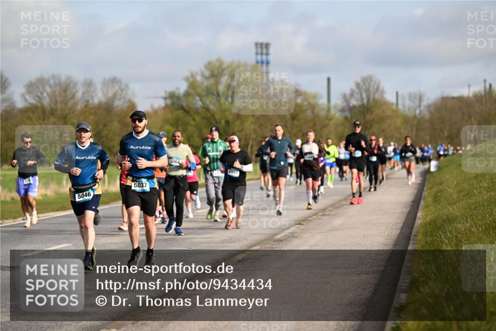 12.04.2026 - 45. Internationalen Wilhelmsburger Insellauf Dr. Thomas Lammeyer http://msf.ph/oto/9434434 12.04.2026 09:21:12 Laufen 5046, 5037, 3064, 4991 meine-sportfotos.de