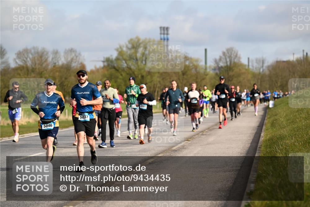 12.04.2026 - 45. Internationalen Wilhelmsburger Insellauf Dr. Thomas Lammeyer http://msf.ph/oto/9434435 12.04.2026 09:21:12 Laufen 5046, 5037, 4991 meine-sportfotos.de