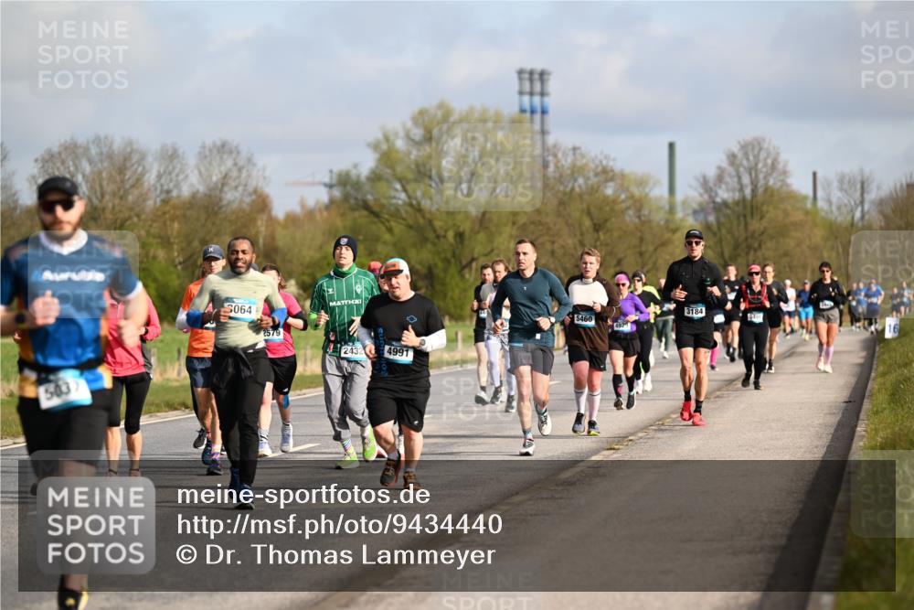 12.04.2026 - 45. Internationalen Wilhelmsburger Insellauf Dr. Thomas Lammeyer http://msf.ph/oto/9434440 12.04.2026 09:21:14 Laufen 5037, 064, 2579, 42432, 4991, 5460, 4929, 3184 meine-sportfotos.de