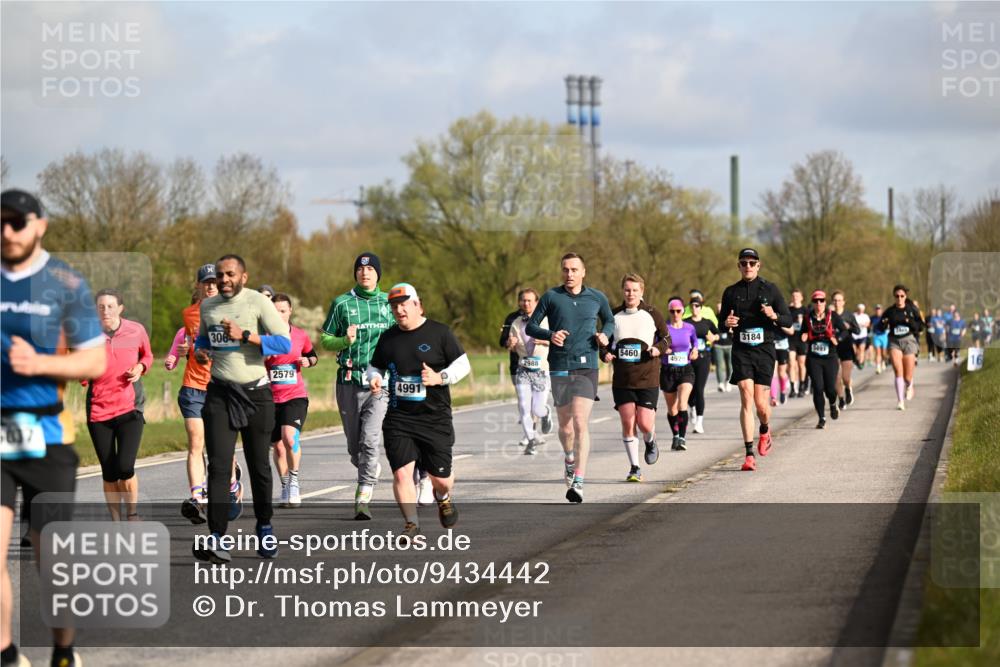 12.04.2026 - 45. Internationalen Wilhelmsburger Insellauf Dr. Thomas Lammeyer http://msf.ph/oto/9434442 12.04.2026 09:21:14 Laufen 306, 2579, 4991, 5460, 4929, 2988, 3184 meine-sportfotos.de