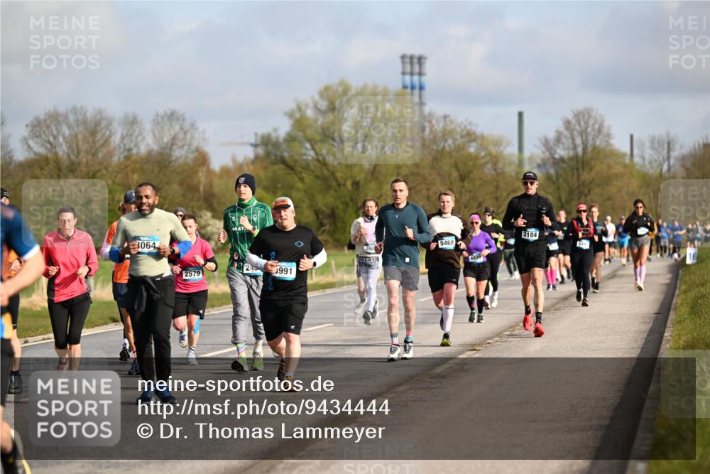 12.04.2026 - 45. Internationalen Wilhelmsburger Insellauf Dr. Thomas Lammeyer http://msf.ph/oto/9434444 12.04.2026 09:21:15 Laufen 3064, 245, 2579, 991, 3184, 5460, 2981 meine-sportfotos.de