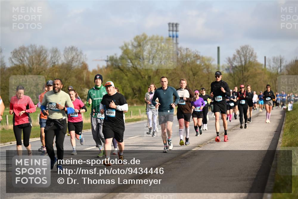 12.04.2026 - 45. Internationalen Wilhelmsburger Insellauf Dr. Thomas Lammeyer http://msf.ph/oto/9434446 12.04.2026 09:21:15 Laufen 306, 2579, 4991, 243, 2988, 5460, 4929, 3184 meine-sportfotos.de