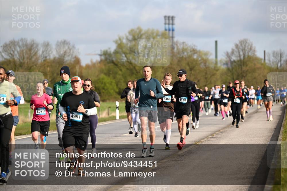 12.04.2026 - 45. Internationalen Wilhelmsburger Insellauf Dr. Thomas Lammeyer http://msf.ph/oto/9434451 12.04.2026 09:21:16 Laufen 54, 2579, 4991, 5460, 3184 meine-sportfotos.de