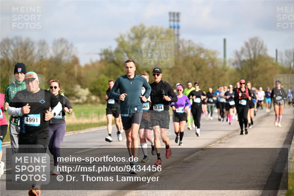 12.04.2026 - 45. Internationalen Wilhelmsburger Insellauf Dr. Thomas Lammeyer http://msf.ph/oto/9434456 12.04.2026 09:21:17 Laufen 460, 3184, 4991 meine-sportfotos.de
